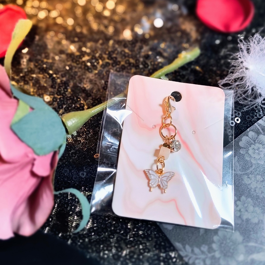 胡蝶しのぶイメージ 蝶のチャーム ホワイト×ゴールド ビジュー付き