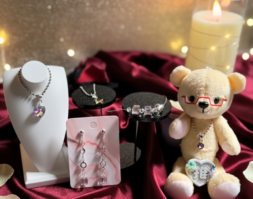 【概念アクセサリー】虹の瞳と胡蝶の祈り（ネックレス・イヤリング・チャームセット）