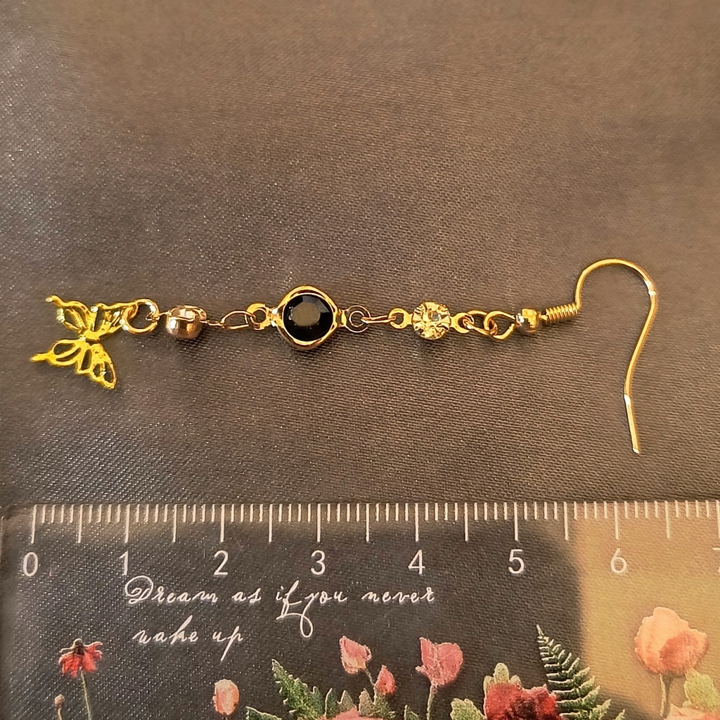 【概念】黄金に舞う胡蝶と氷晶のピアス(童磨×胡蝶しのぶイメージ)