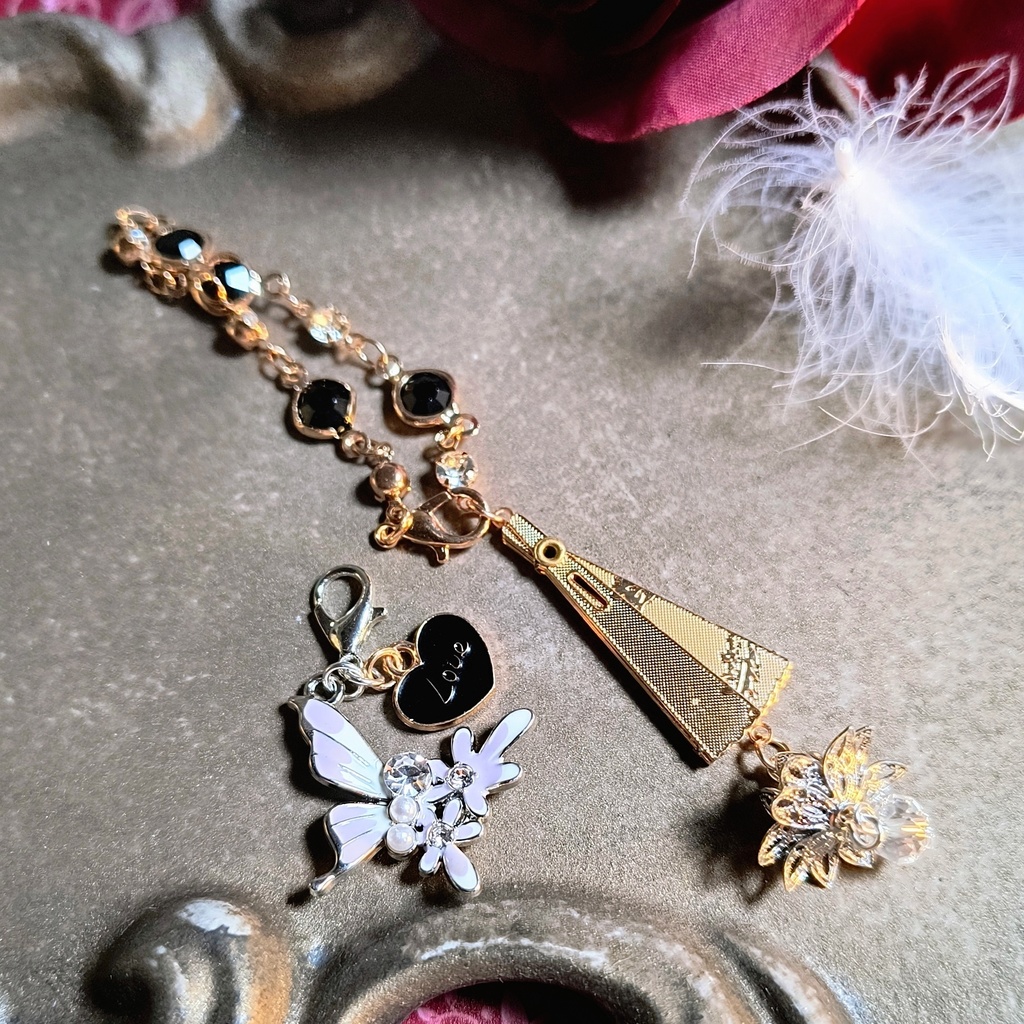 【送料無料】童磨・胡蝶しのぶイメージ バッグチャーム(可動式鉄扇&着脱可能な蝶チャーム付)