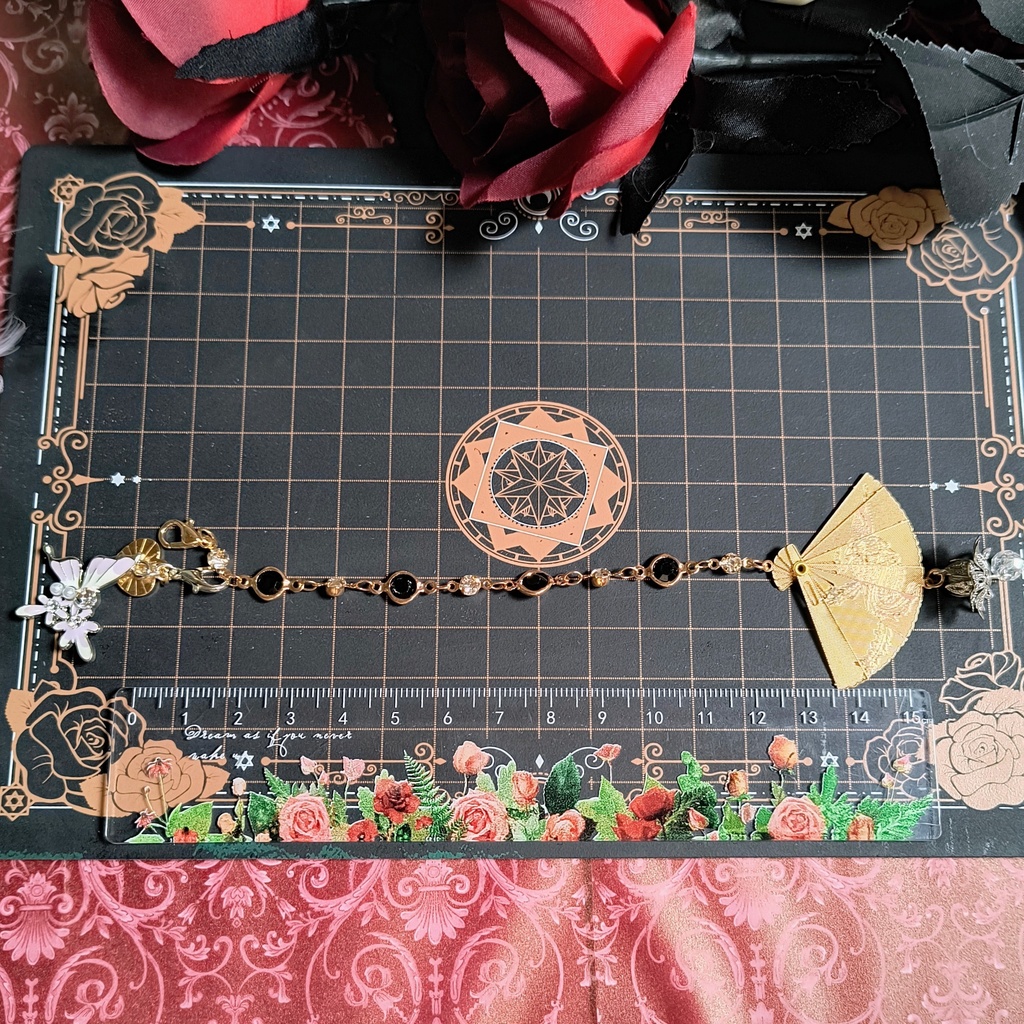 【送料無料】童磨・胡蝶しのぶイメージ バッグチャーム(可動式鉄扇&着脱可能な蝶チャーム付)