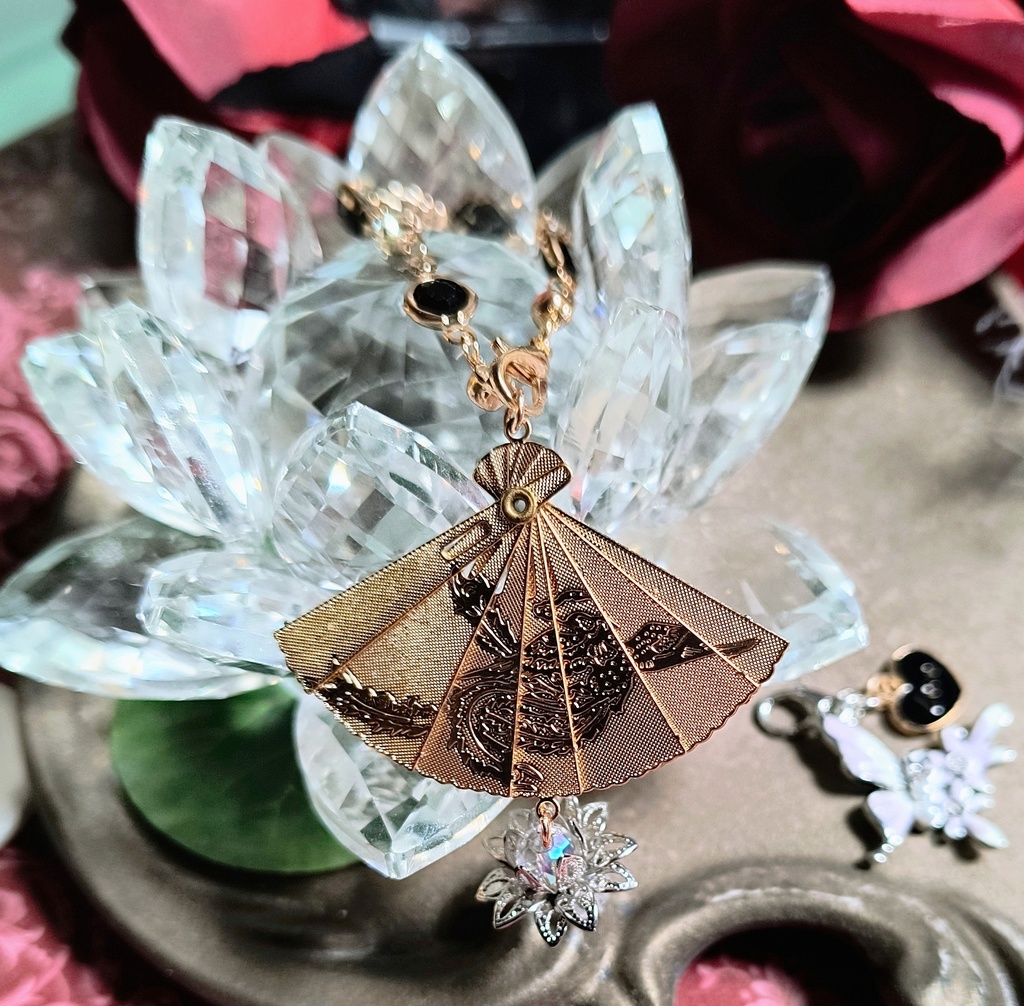 【送料無料】童磨・胡蝶しのぶイメージ バッグチャーム(可動式鉄扇&着脱可能な蝶チャーム付)