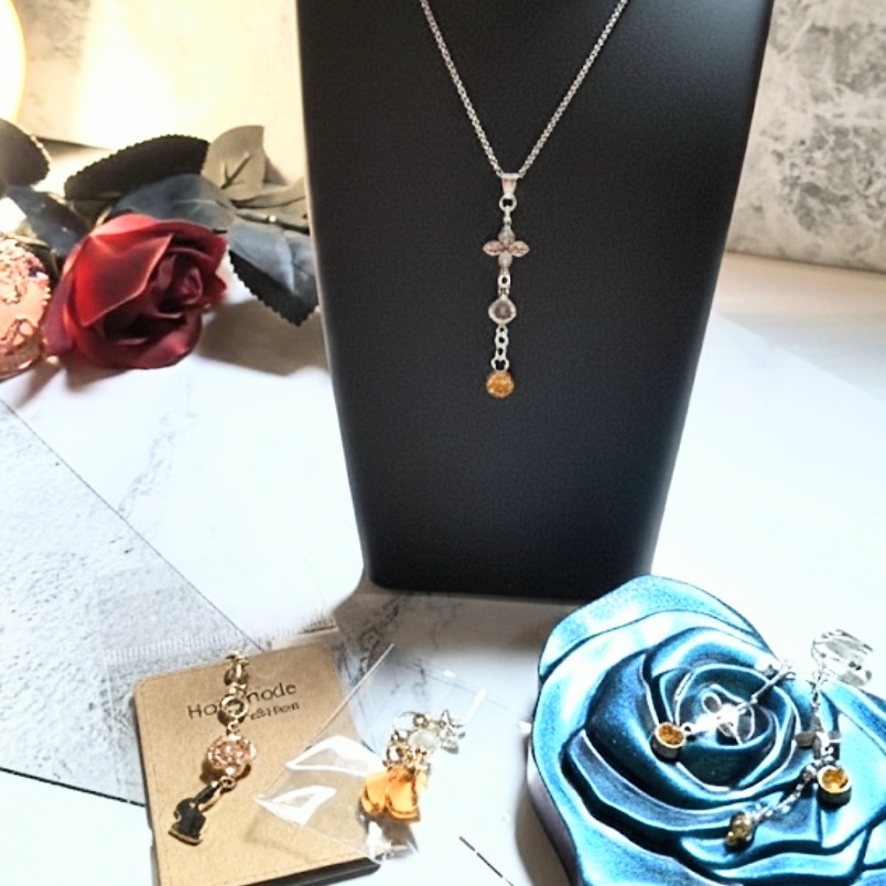 【鬼滅イメージ】霹靂の閃光・耳飾り&ネックレスセット(おまけチャーム付き)