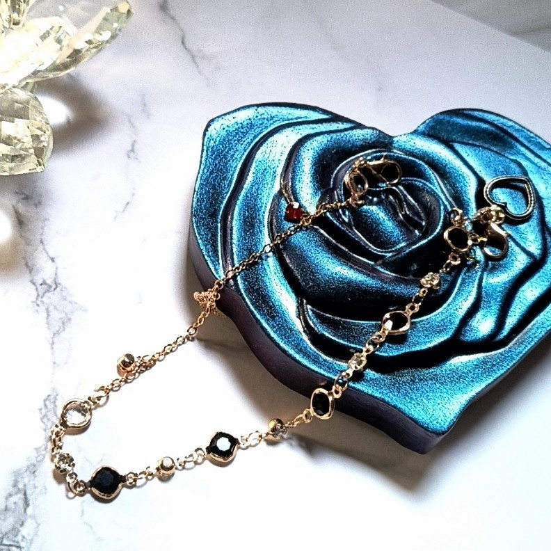 2WAY　ブレスレットにもバッグチャームにもなる　因縁の対決童磨対しのぶイメージ