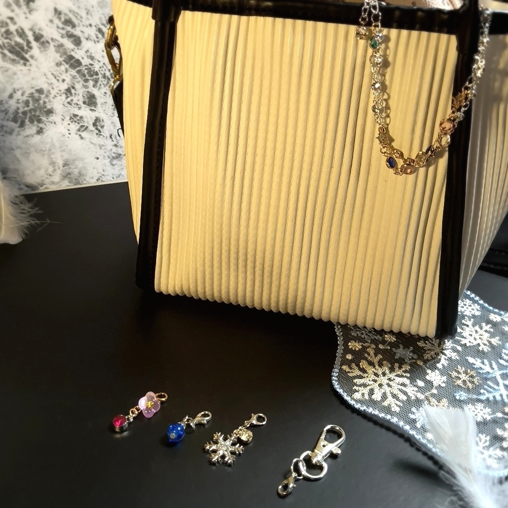 百年の後も、隣で。3way多機能バッグチャーム /花と雪の誓い(概念イメージ)