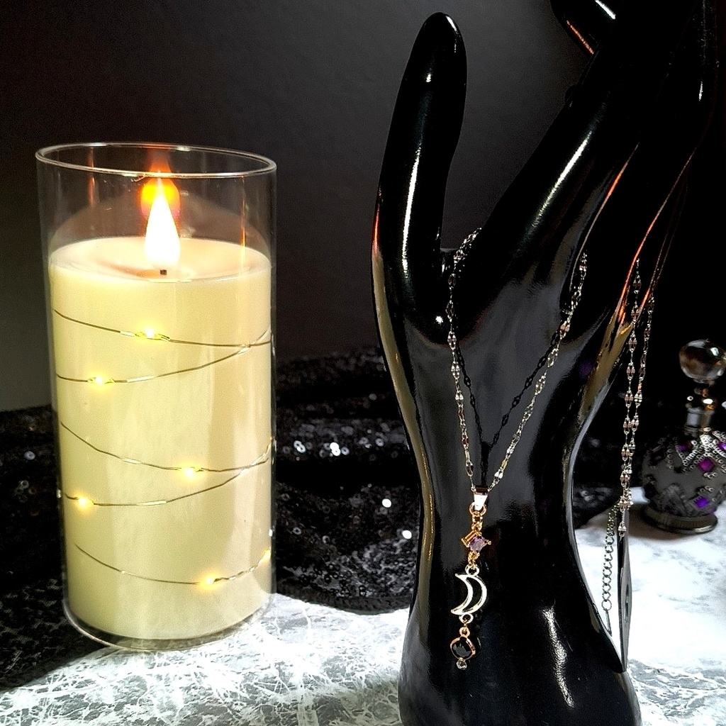 月の呼吸 「月は夜を、私は月を。」黒死牟イメージネックレス&イヤリング(黒・紫・三日月)