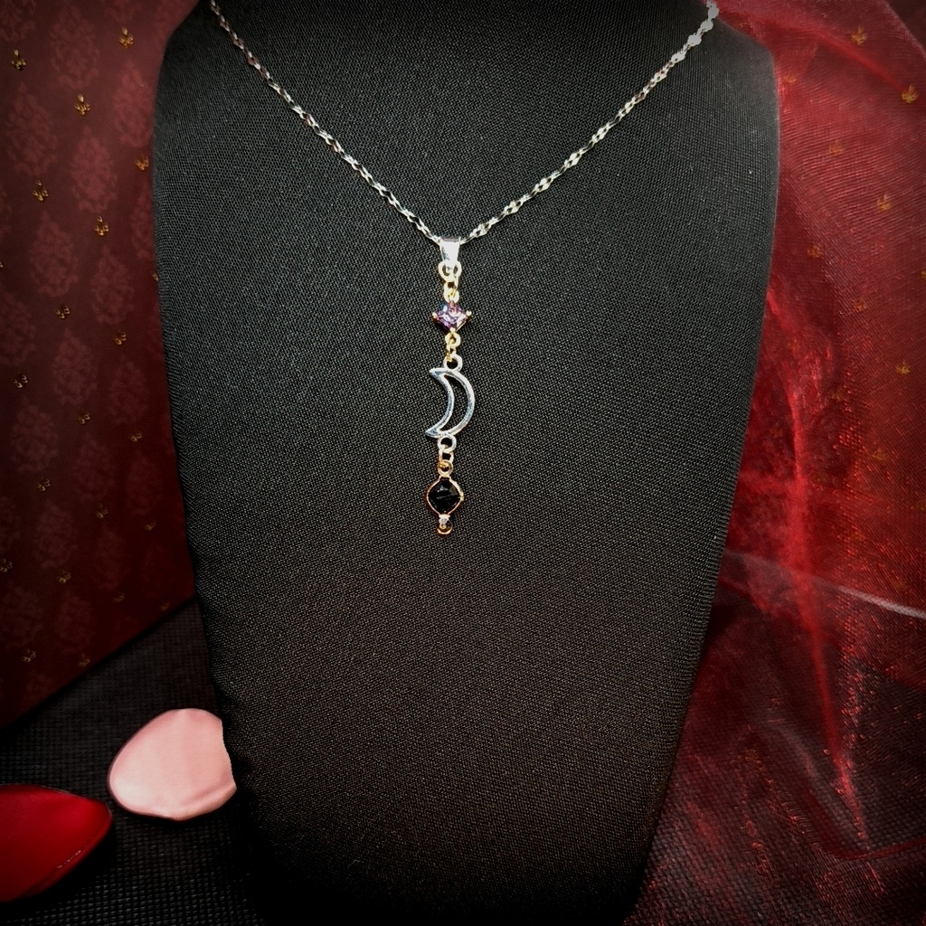 月の呼吸 「月は夜を、私は月を。」黒死牟イメージネックレス&イヤリング(黒・紫・三日月)