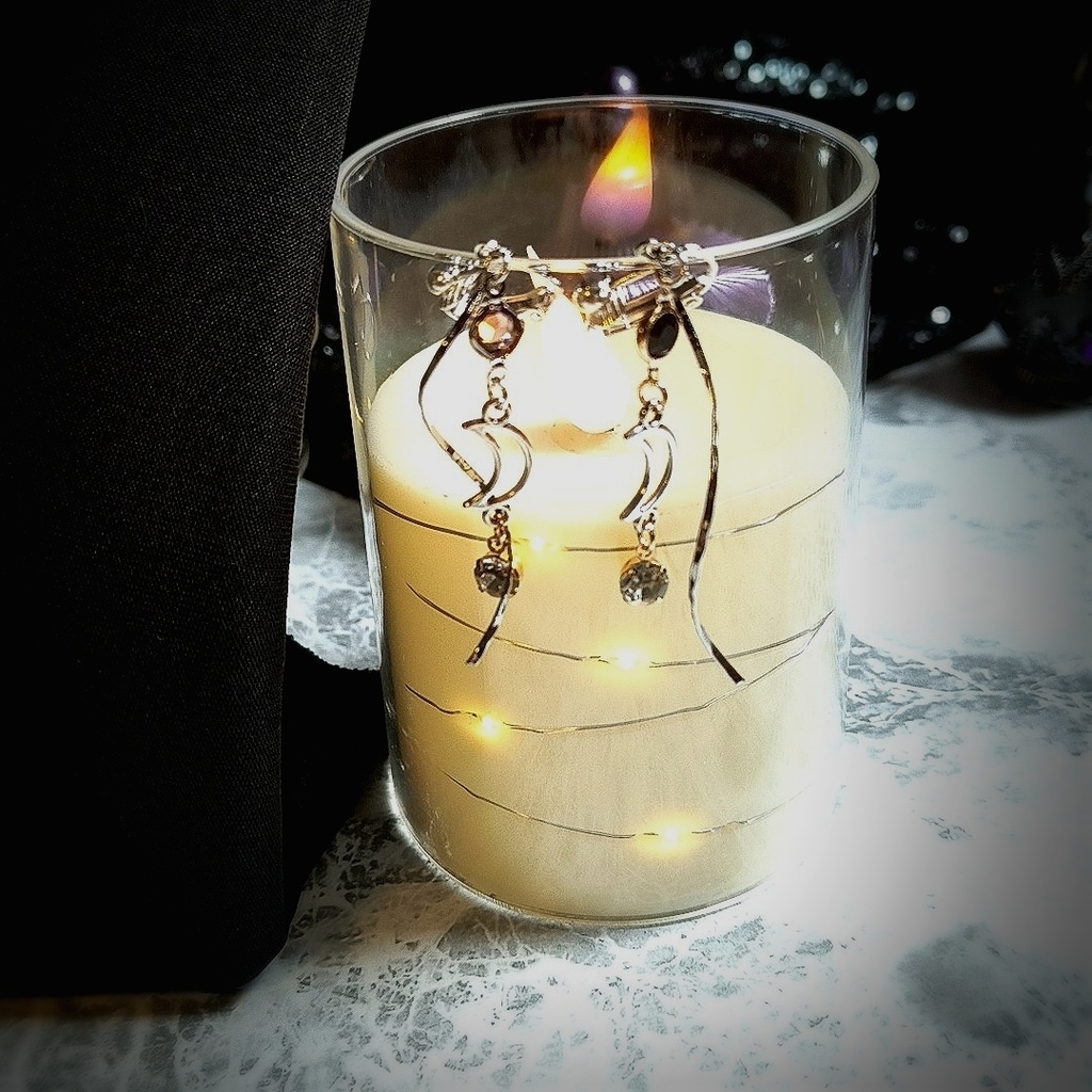 月の呼吸 「月は夜を、私は月を。」黒死牟イメージネックレス&イヤリング(黒・紫・三日月)