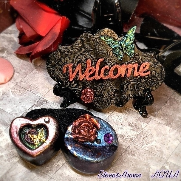 幻想を飾るディスプレイボード漆黒×石塑粘土 置物2点イーゼル付