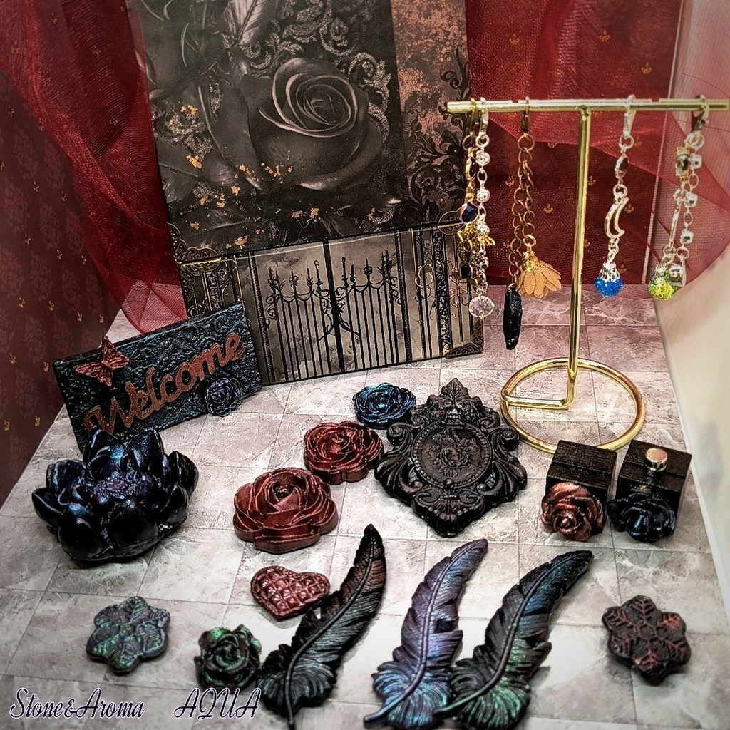 【魔法の掲示板】 豪華20点セット 選べるチャーム付き・アンティークな魔法書風カスタムディスプレイボード