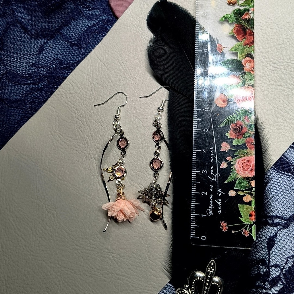 【概念アクセサリー】 蓮と氷晶のネックレス&ピアスセット(シルバー×パープル)