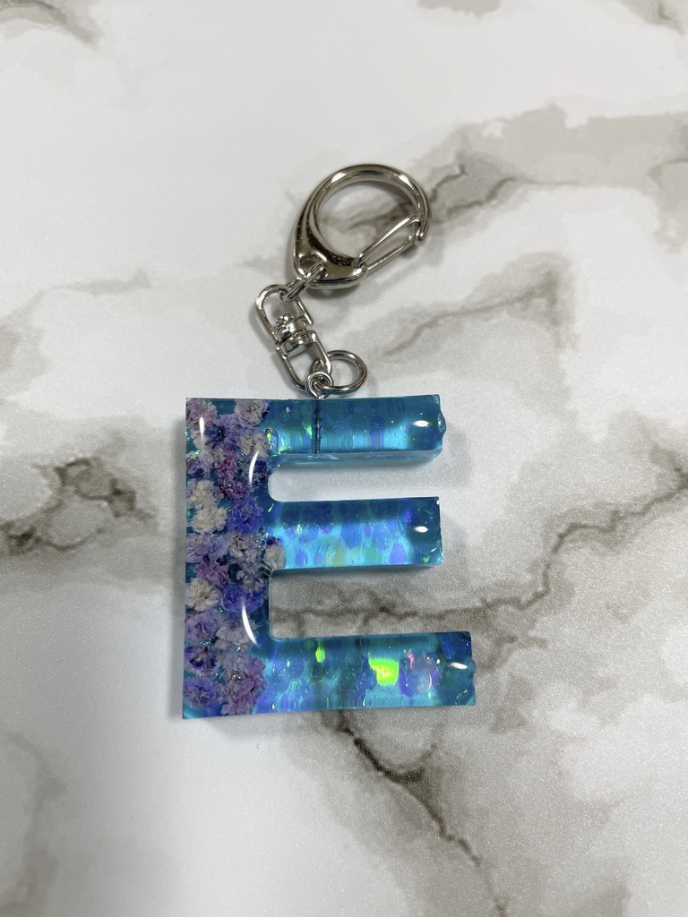 イニシャルキーホルダー