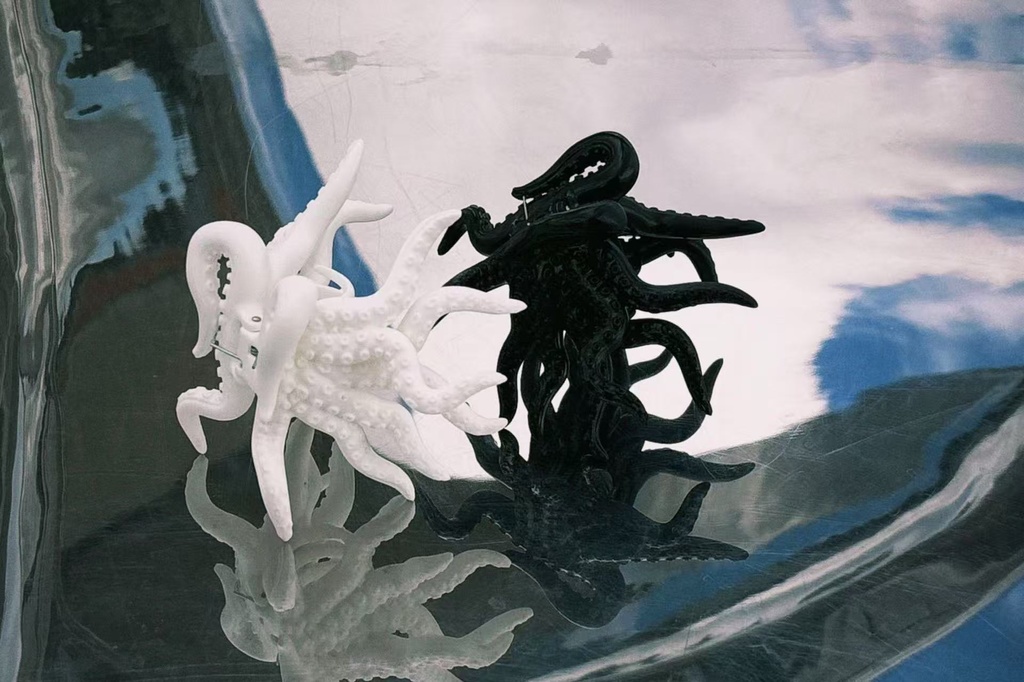 触手 ヘアクリップ