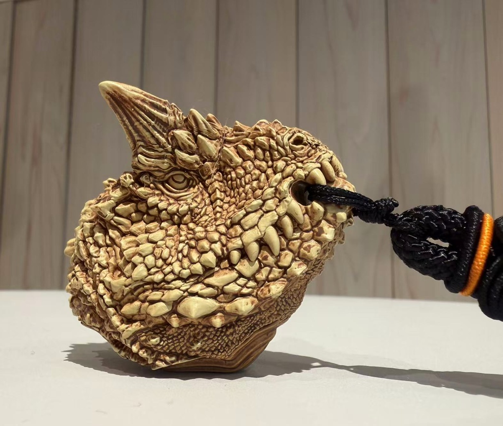 『奇想造形根付』カルノタウルス