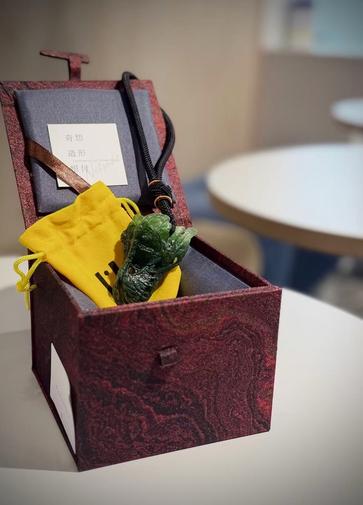 『奇想造形根付』ティラノサウルス