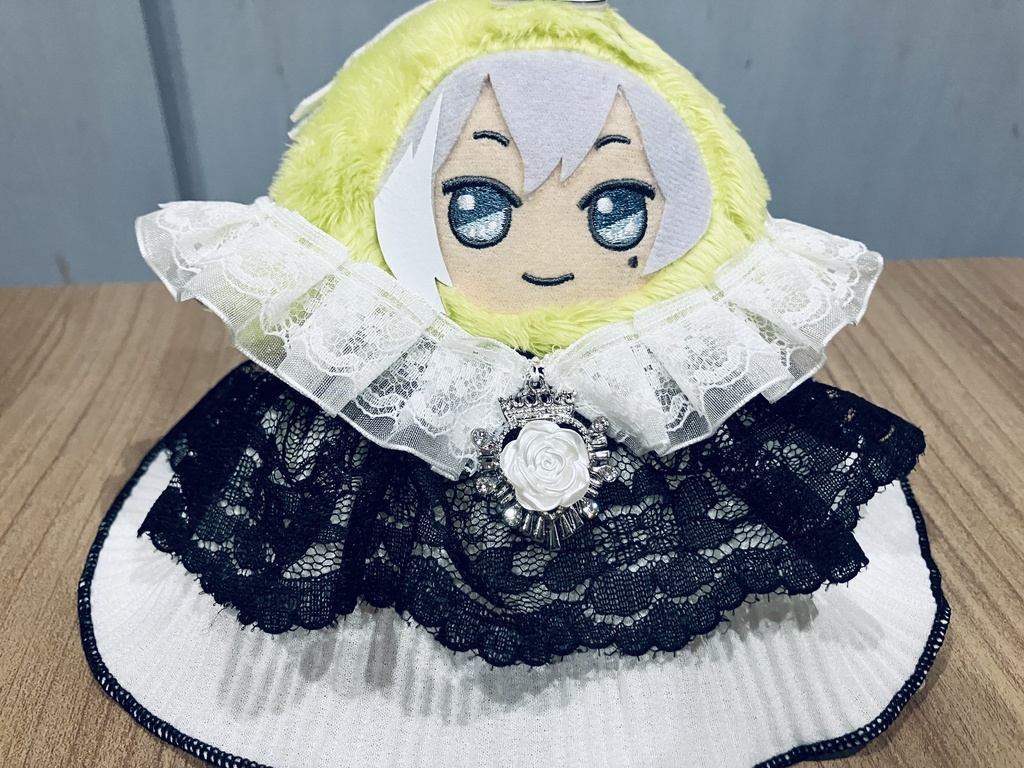 ローズブローチと ダブルレースの モノクロドレス ブランシェ&ノワール