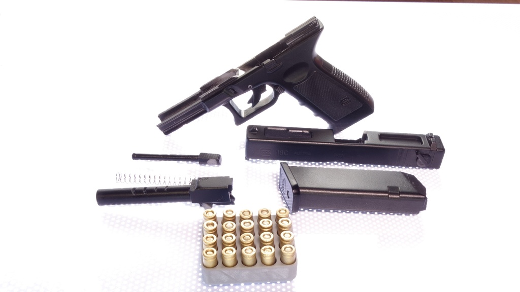 1/3スケール G18C