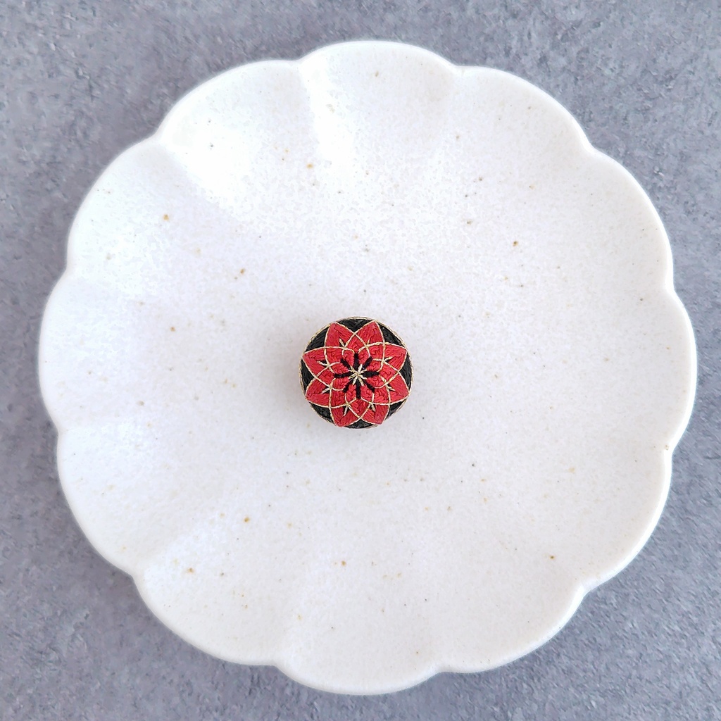 【パーツ(金具)が選べる】一粒手まり - 黒 × 真朱 -