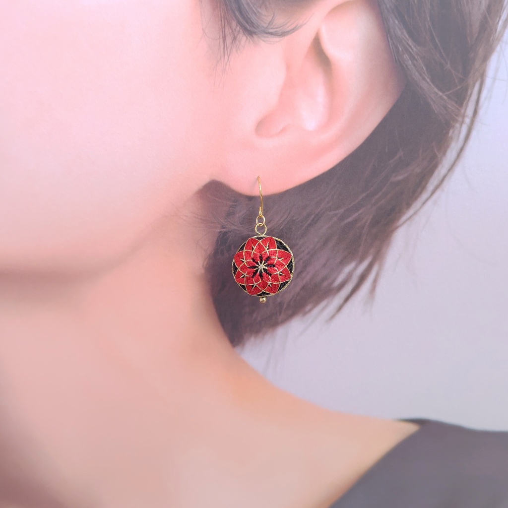 【パーツ(金具)が選べる】一粒手まり - 黒 × 真朱 -