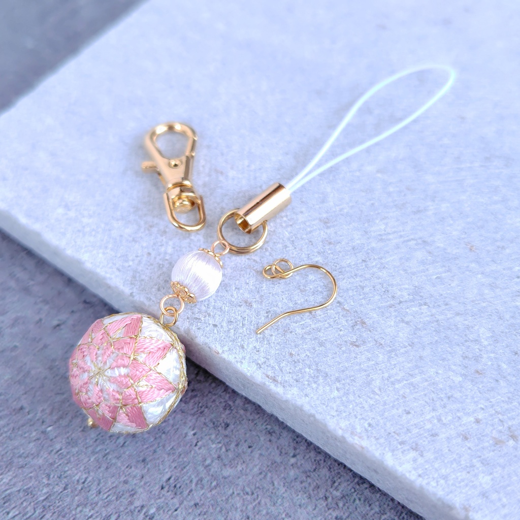 【パーツ(金具)が選べる】一粒手まり - 白 × 長春色 -