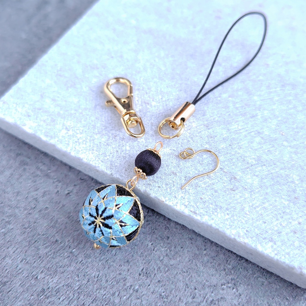 【パーツ(金具)が選べる】一粒手まり - 黒 × 紫陽花青 -