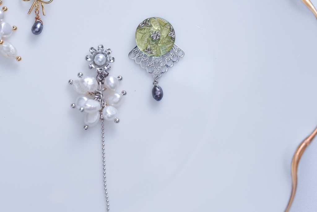 ガラスボタンアクセサリー