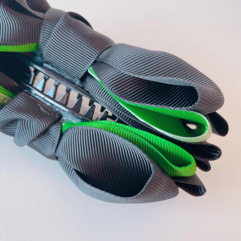 【DC/コナン】K学組イニシャルチャーム付きバナナクリップ Ver.Black