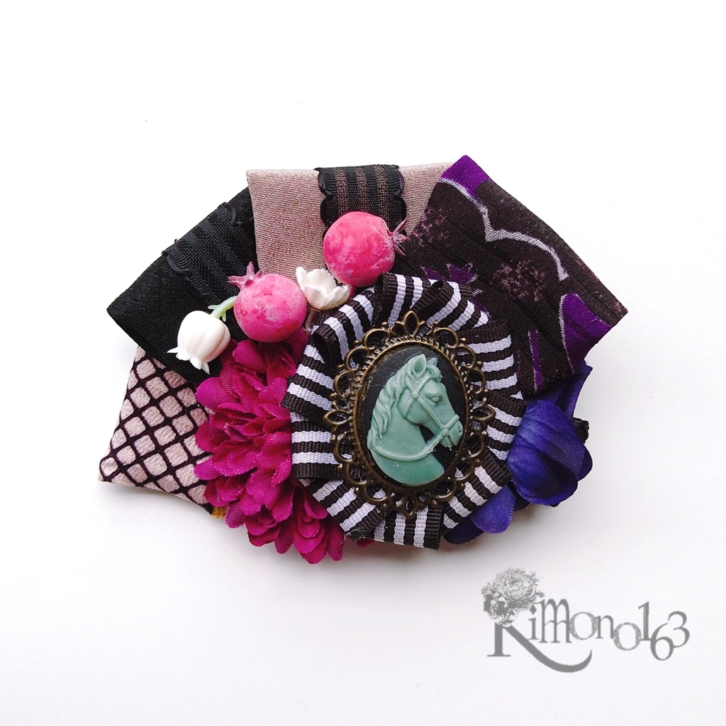 【sold】騎馬と鈴蘭【帯留やブローチにもなる髪飾り】