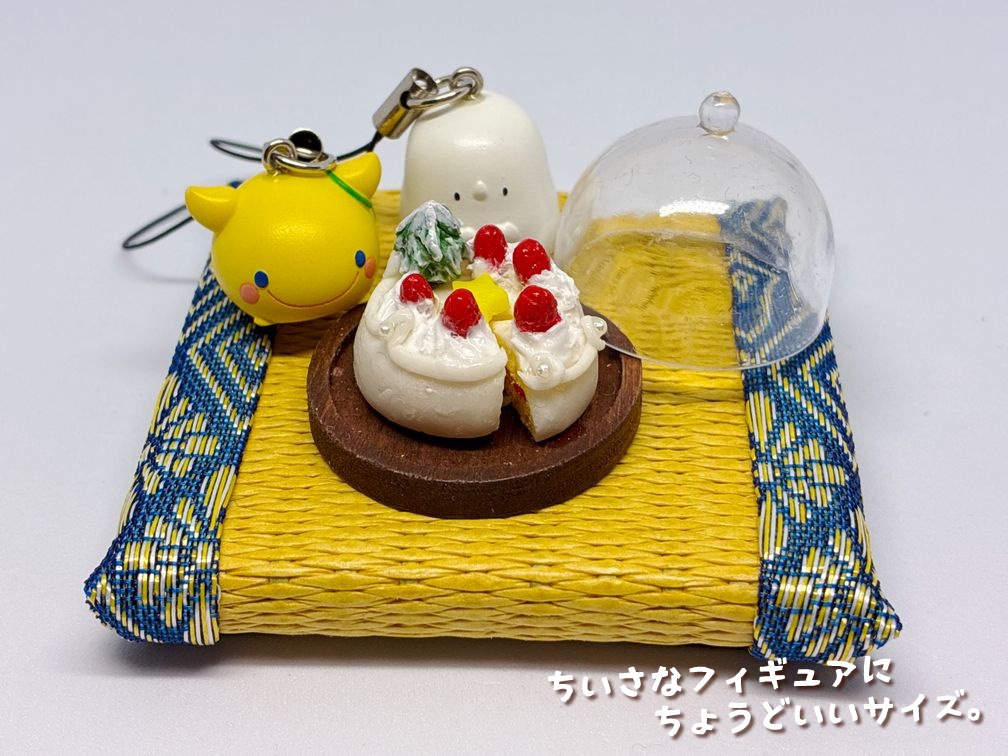 ミニチュアフード　ホールのいちごショート