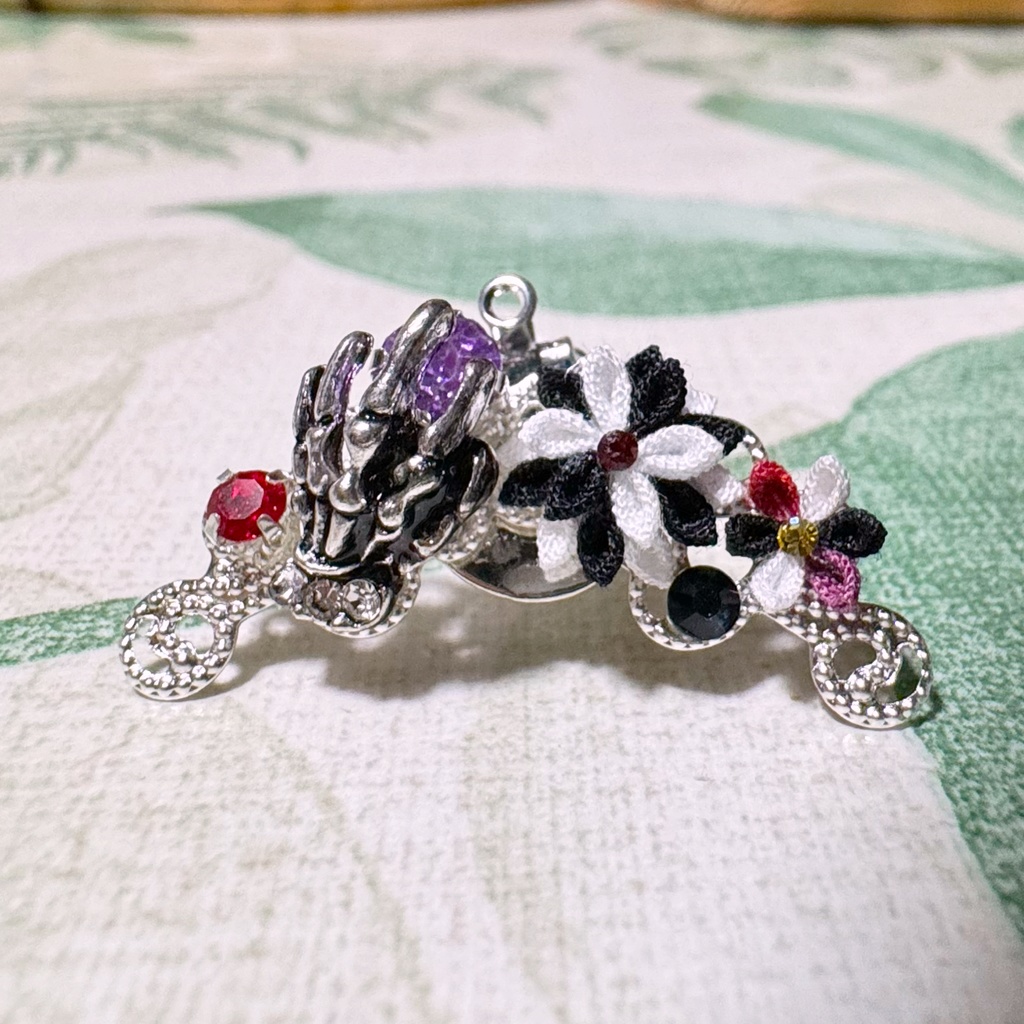 つまみ細工のイヤーカフ【片耳用】