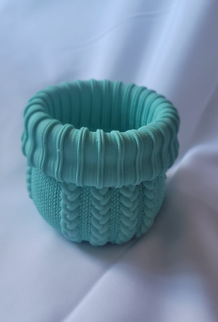 〖ジェスモナイト〗セーター柄小物入れ※試作品