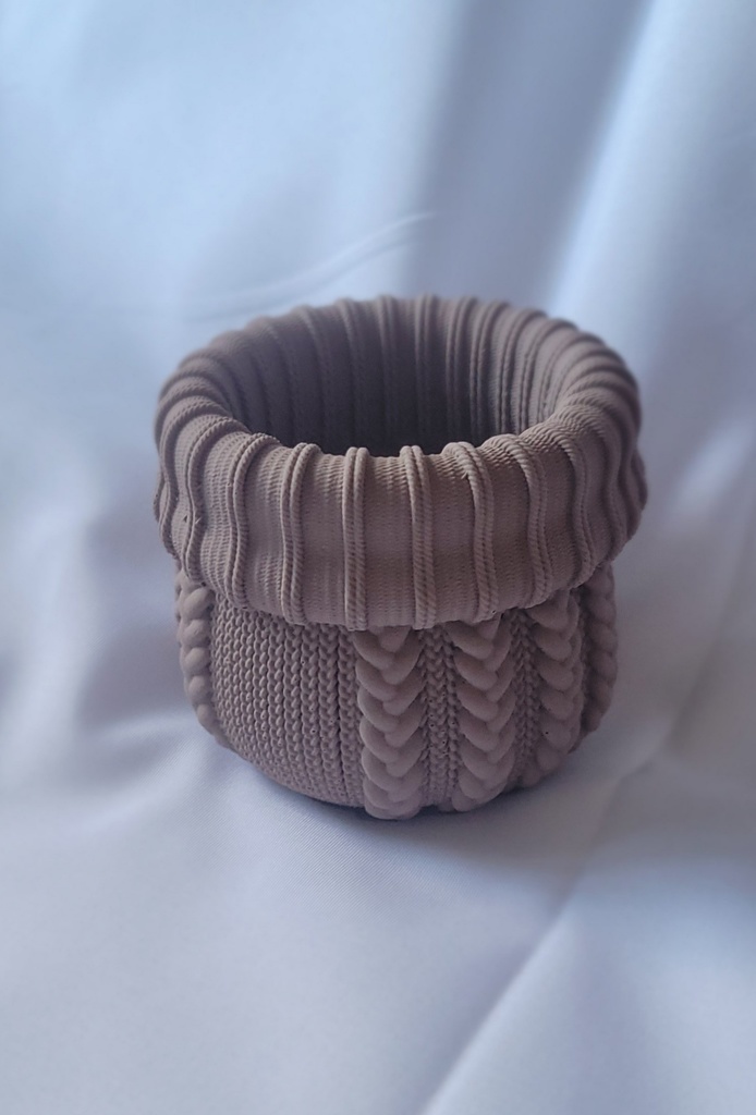 〖ジェスモナイト〗セーター柄小物入れ※試作品