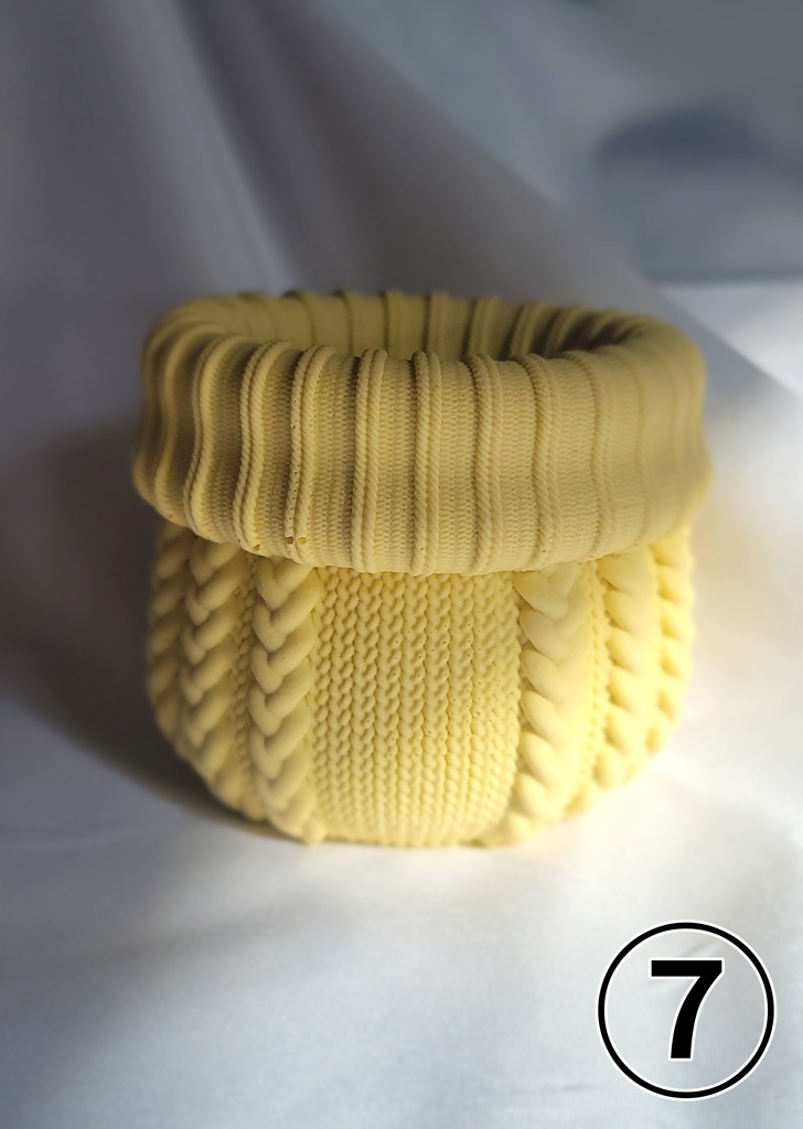 〖ジェスモナイト〗セーター柄小物入れ3※試作品