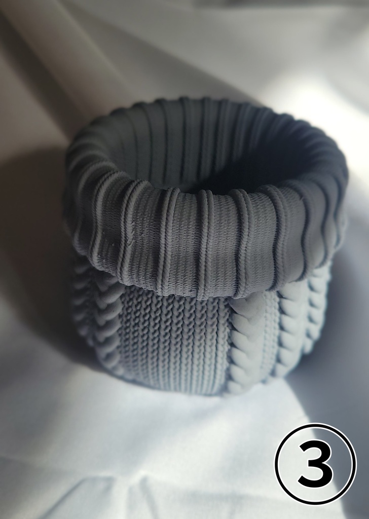 〖ジェスモナイト〗セーター柄小物入れ3※試作品