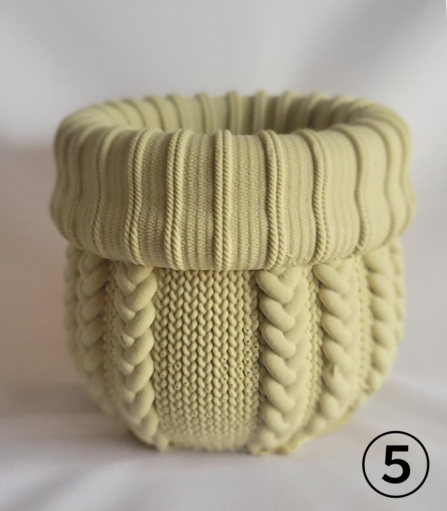 〖ジェスモナイト〗セーター柄小物入れ4※試作品