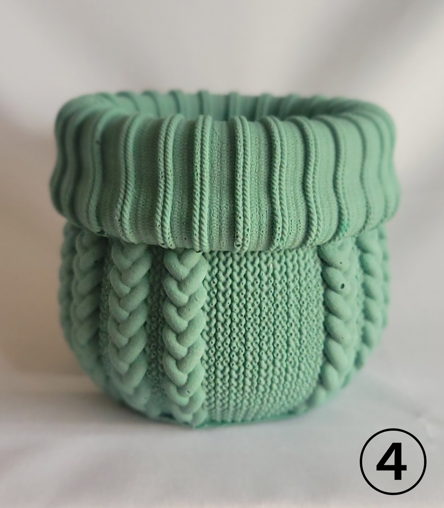 〖ジェスモナイト〗セーター柄小物入れ4※試作品