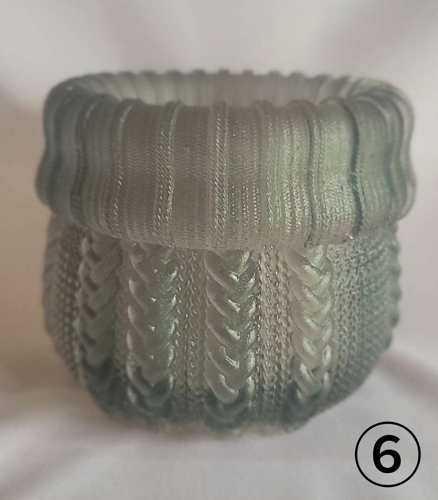 〖ジェスモナイト〗セーター柄小物入れ4※試作品