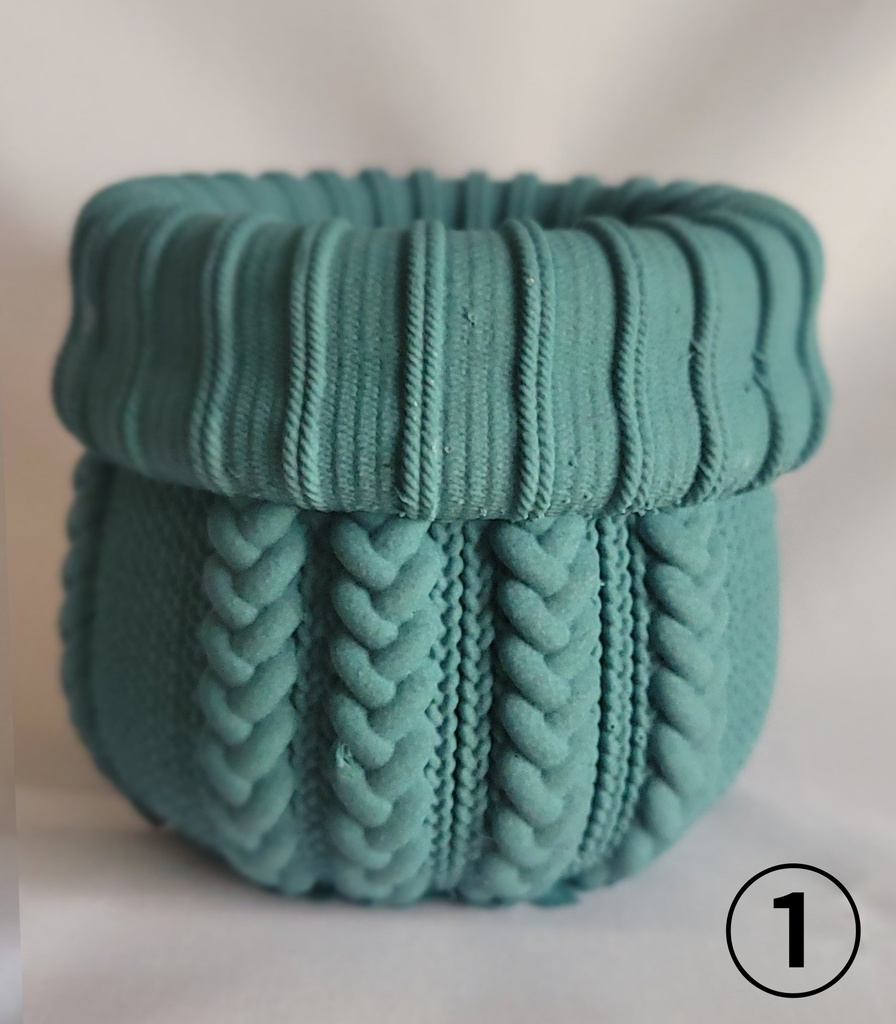 〖ジェスモナイト〗セーター柄小物入れ4※試作品