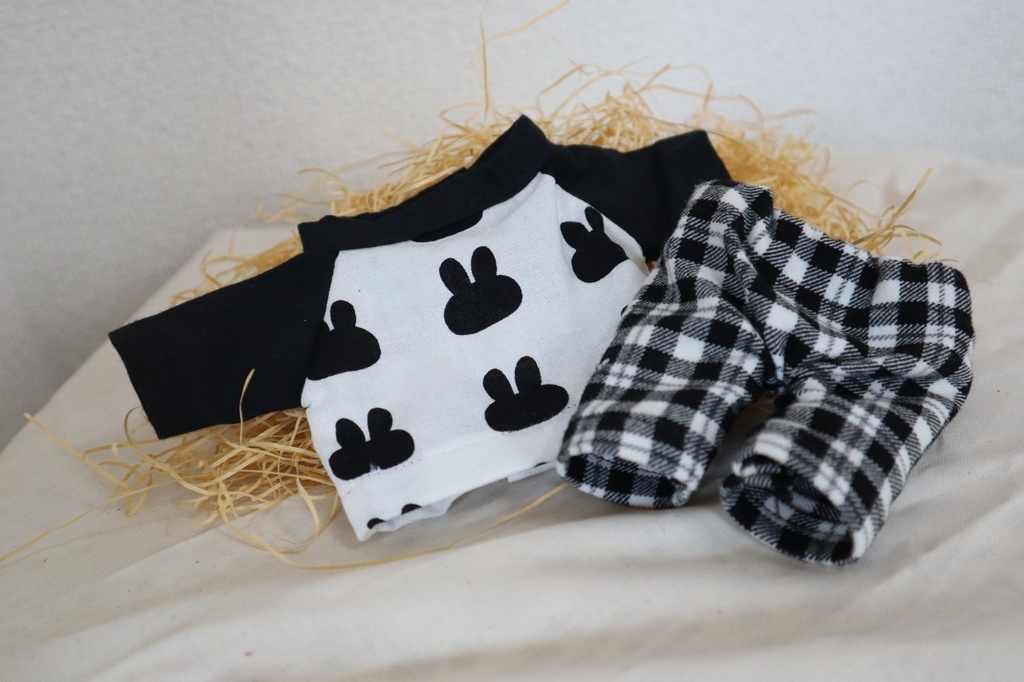 うさぎ柄シャツ&チェックパンツ