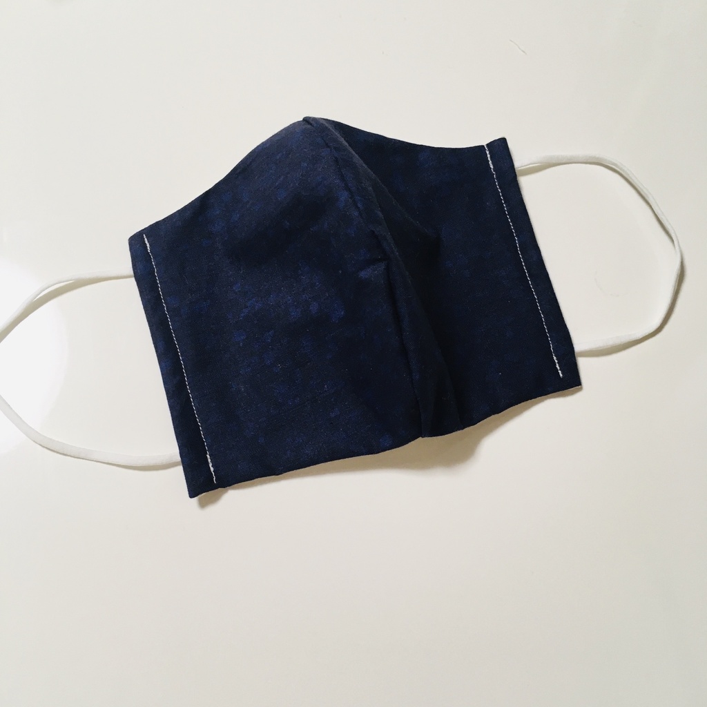 ハンドメイド立体マスク　ネイビー　大人用　オーガニックコットントリプルガーゼ