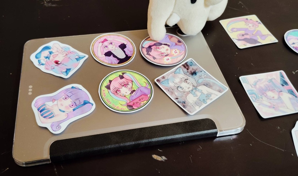 ぬい少女🧸、哀歌🎸ちゃん フレークシール6枚セット