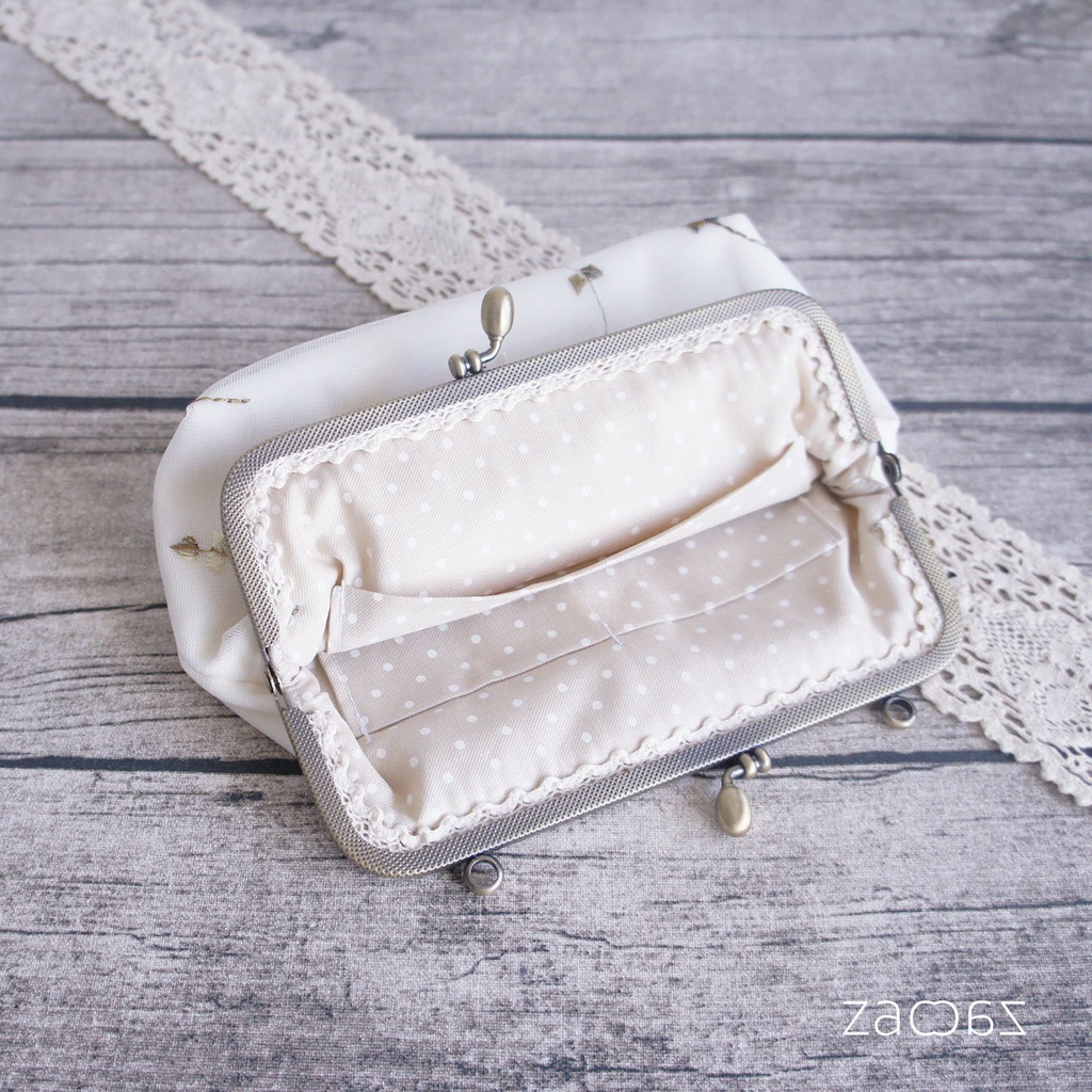 《送料無料》がま口マルチポーチ*チュールレース