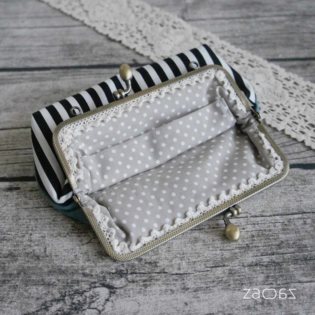 《送料無料》手提げがま口ポーチ*きまぐれな黒猫