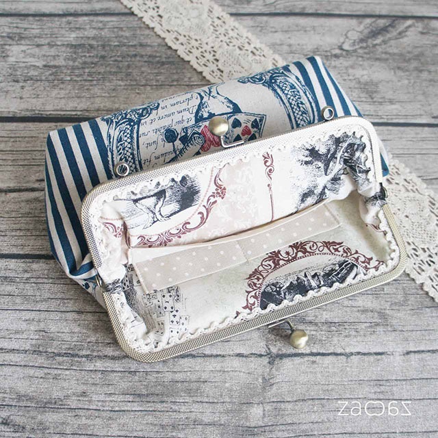 《送料無料》がま口ショルダーバッグ*不思議の国のアリス*白ウサギ