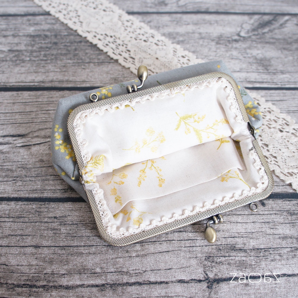 《送料無料》手提げがま口ポーチ*ミモザブーケ