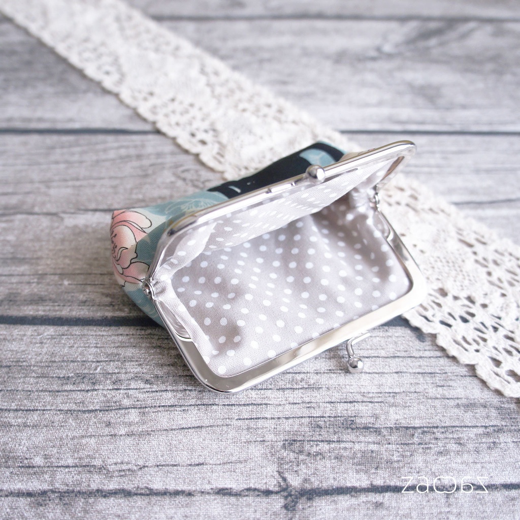 《送料無料》ミニがま口ポーチ*黒猫と牡丹