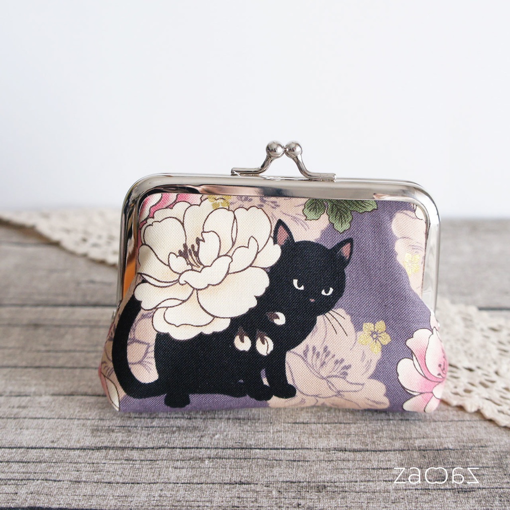 《送料無料》ミニがま口ポーチ*黒猫と牡丹