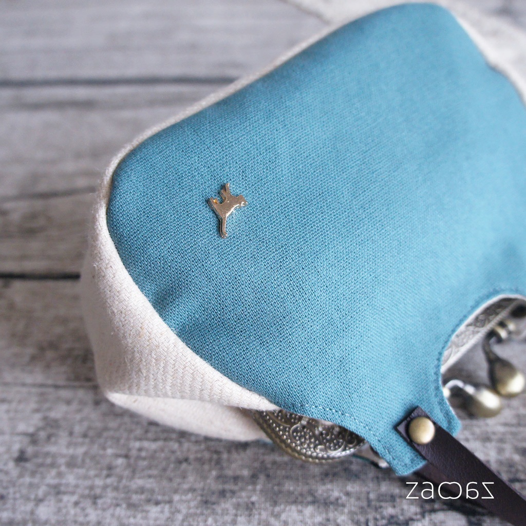 《送料無料》あおりがま口ポーチ*気まぐれな黒猫