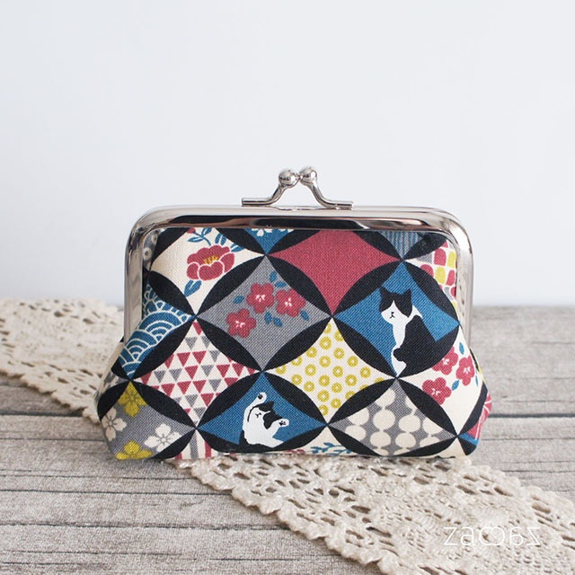 《送料無料》ミニがま口ポーチ*ハチワレと七宝文様