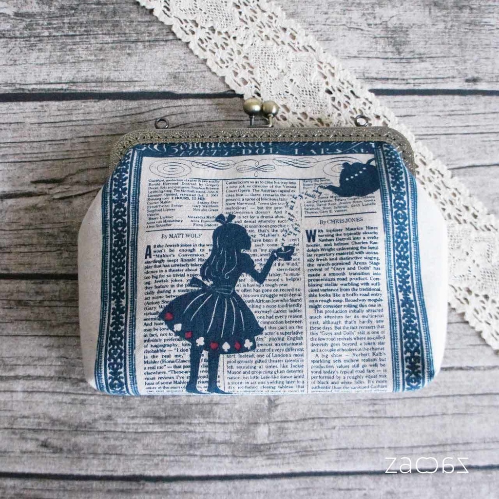 《送料無料》がま口ショルダーバッグ*不思議の国のアリス*お茶会